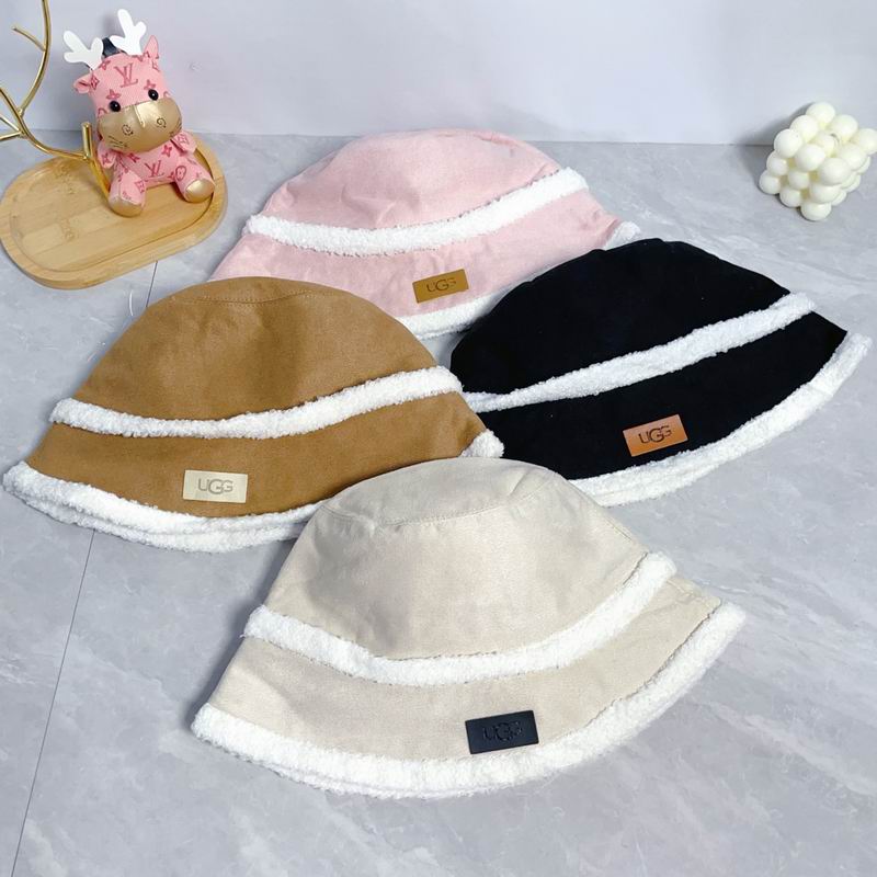 24 UGG Hat 1020